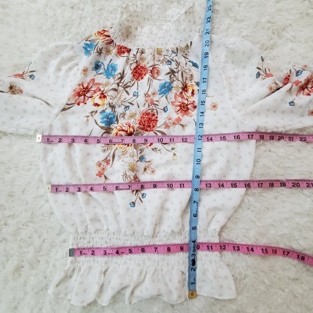 Meraki Mock Neck Smocked floral Top - Picture 9 of 12